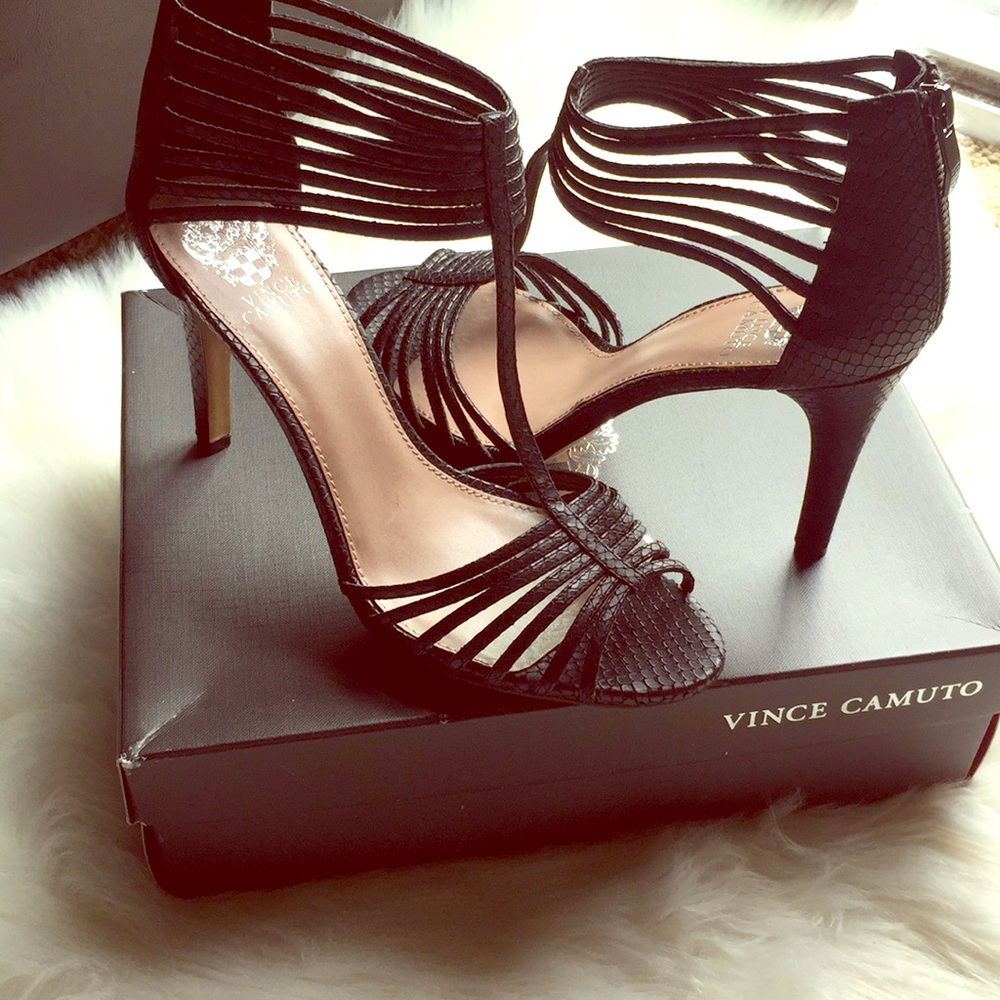 NIB Vince Camuto Womens Black Pearl Snake Heel